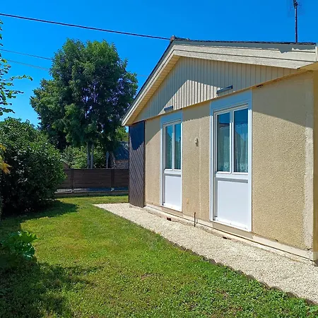 Gite Atypique Pour Une Famille Ou Sejour Professionnel Saint-Germain-le-Guillaume Exterior photo